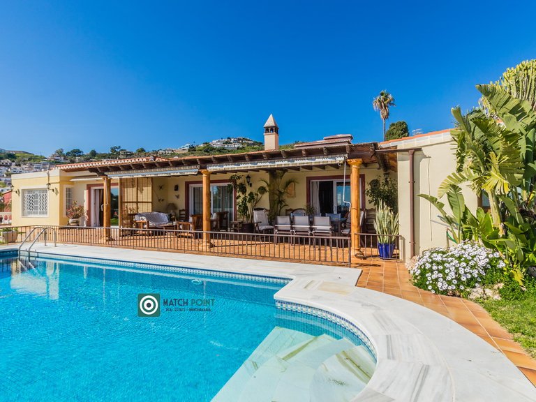 MAGNIFICENT ALL IN ONE FLOOR HOUSE 5