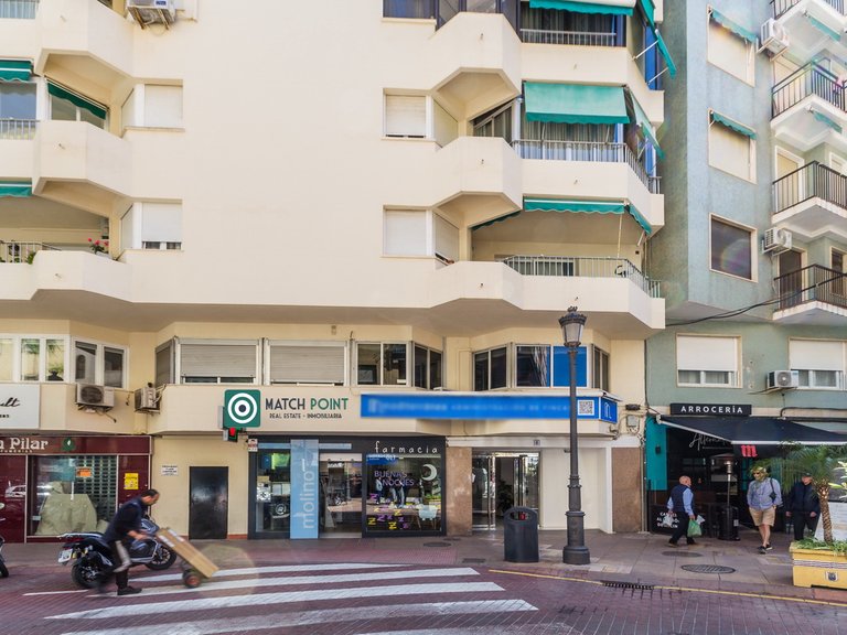 LESS THAN 100M FROM THE BEACH 1