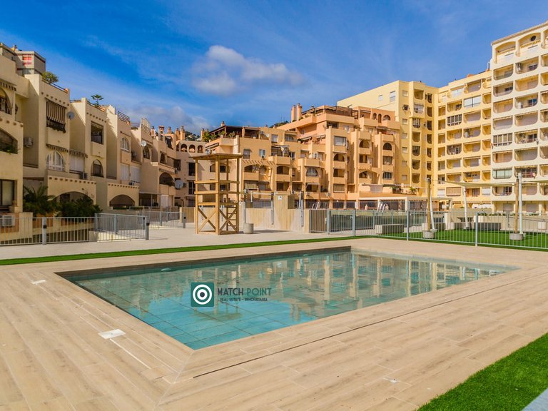 SEAFRONT APARTMENT IN A RESIDENTIAL AREA 8