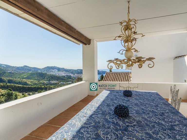 SPECTACULAR VILLA IN LA HERRADURA 13