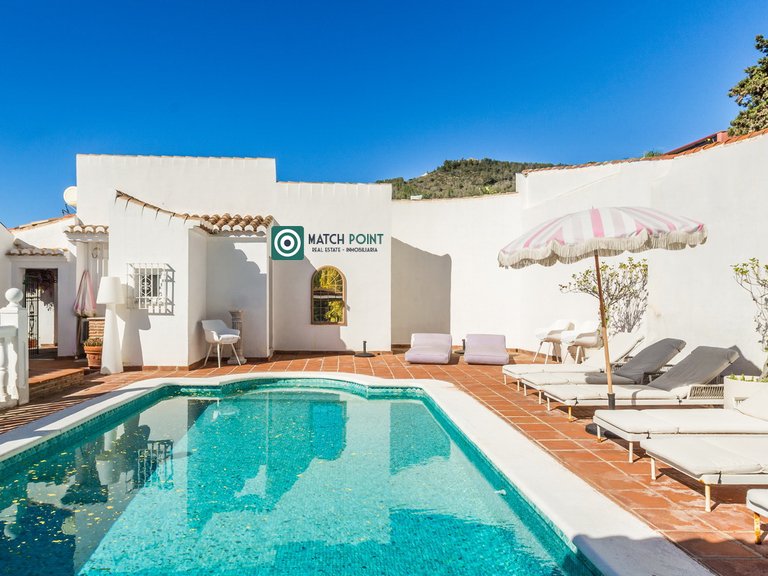 SPECTACULAR VILLA IN LA HERRADURA 14