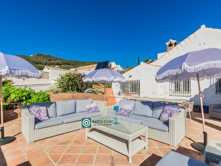 SPECTACULAR VILLA IN LA HERRADURA 3