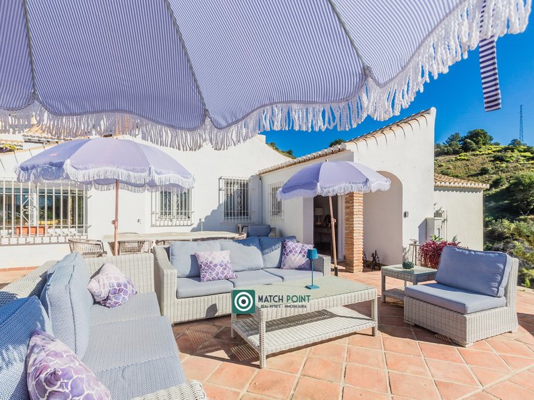 SPECTACULAR VILLA IN LA HERRADURA 4
