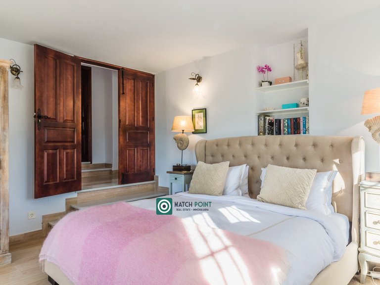 SPECTACULAR VILLA IN LA HERRADURA 31