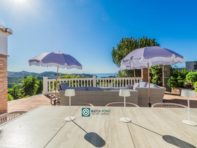 SPECTACULAR VILLA IN LA HERRADURA 6