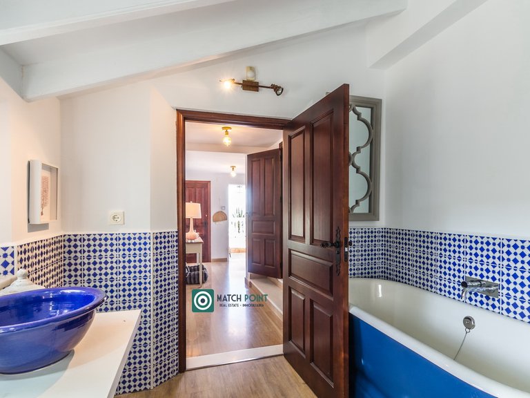 SPECTACULAR VILLA IN LA HERRADURA 48