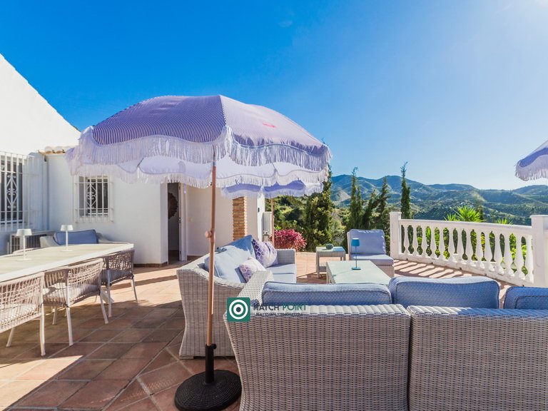 SPECTACULAR VILLA IN LA HERRADURA 8
