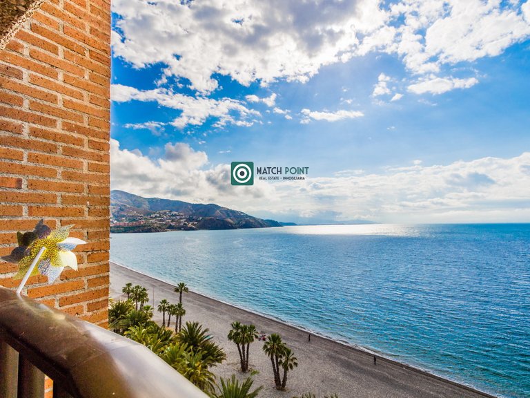BEAUTIFUL SEAFRONT APARTMENT 2