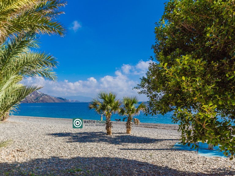 BEAUTIFUL SEAFRONT APARTMENT 46