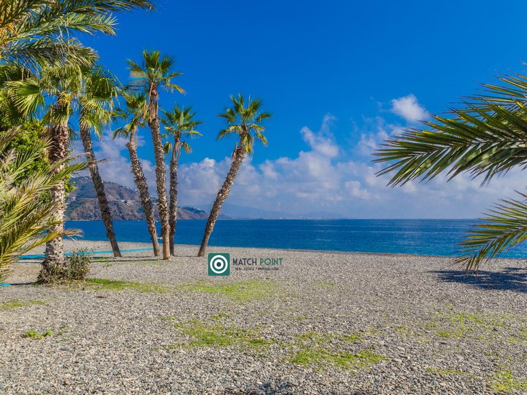 BEAUTIFUL SEAFRONT APARTMENT 48