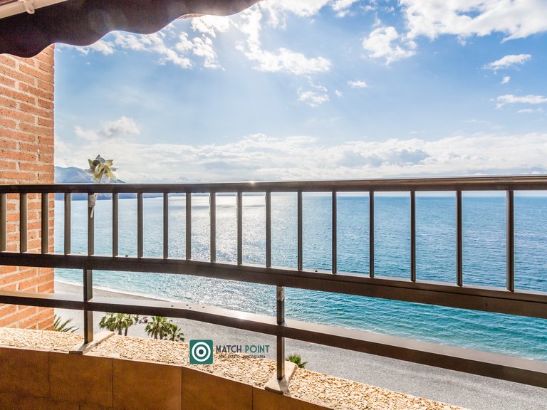 BEAUTIFUL SEAFRONT APARTMENT 8