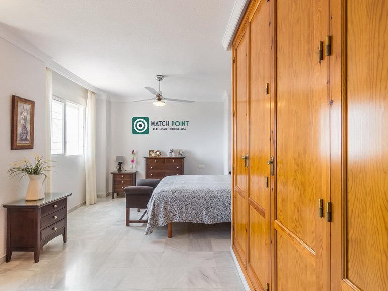 MAGNIFICENT TOWNHOUSE FIVE MINUTES FROM EVERYTHING 11
