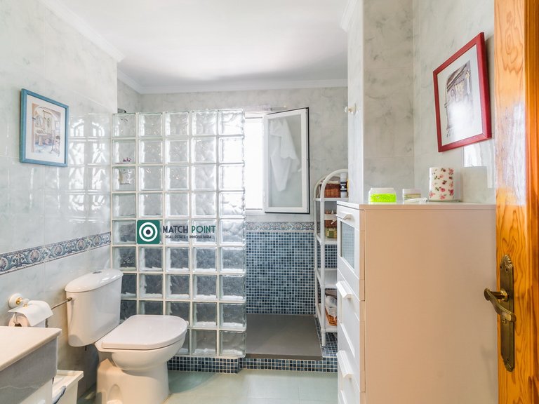 MAGNIFICENT TOWNHOUSE FIVE MINUTES FROM EVERYTHING 17