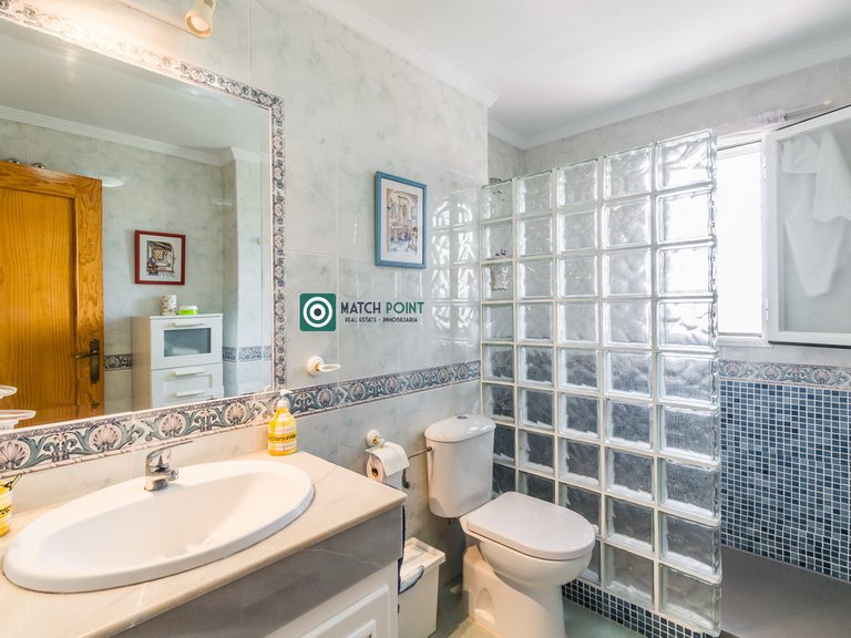 MAGNIFICENT TOWNHOUSE FIVE MINUTES FROM EVERYTHING 18