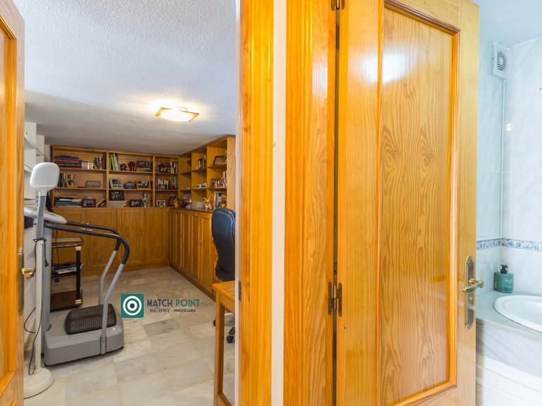 MAGNIFICENT TOWNHOUSE FIVE MINUTES FROM EVERYTHING 22