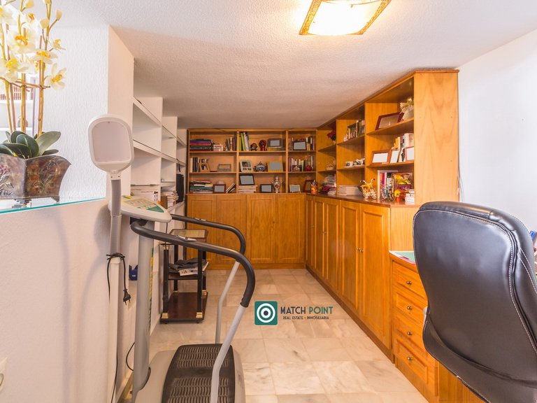 MAGNIFICENT TOWNHOUSE FIVE MINUTES FROM EVERYTHING 25