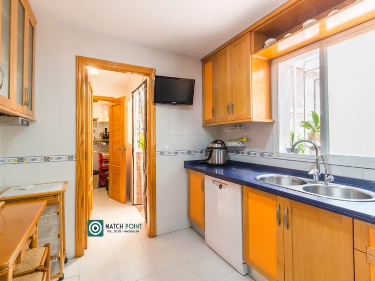 MAGNIFICENT TOWNHOUSE FIVE MINUTES FROM EVERYTHING 28