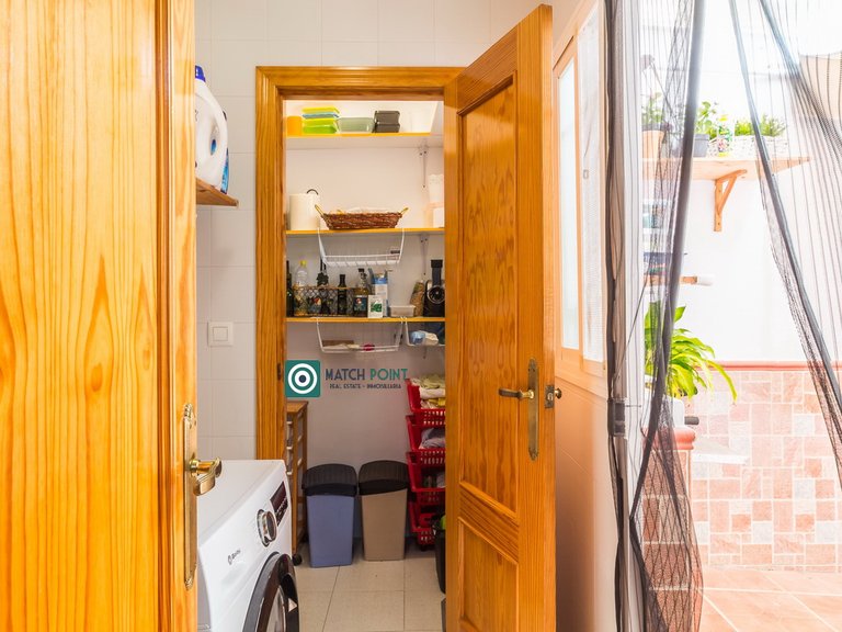 MAGNIFICENT TOWNHOUSE FIVE MINUTES FROM EVERYTHING 29