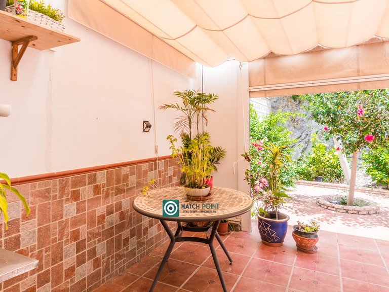 MAGNIFICENT TOWNHOUSE FIVE MINUTES FROM EVERYTHING 30