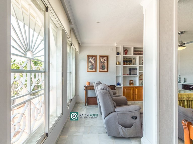 MAGNIFICENT TOWNHOUSE FIVE MINUTES FROM EVERYTHING 37