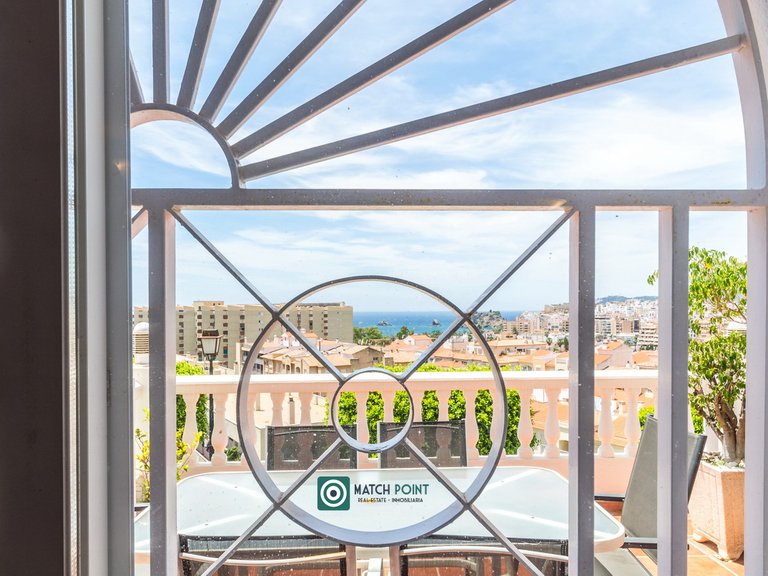 MAGNIFICENT TOWNHOUSE FIVE MINUTES FROM EVERYTHING 38