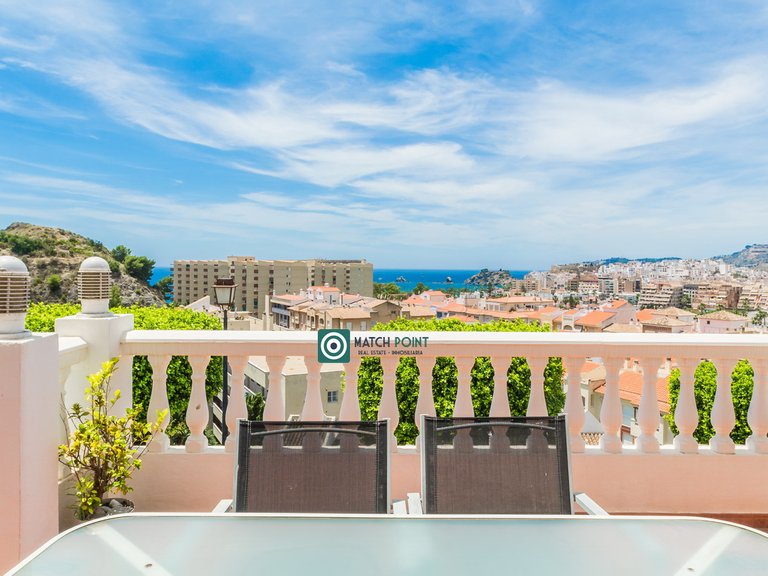 MAGNIFICENT TOWNHOUSE FIVE MINUTES FROM EVERYTHING 39