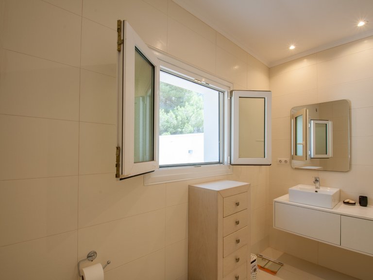 Villa for Sale in Moraira, Alicante 35