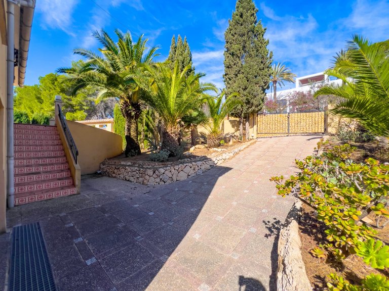 Villa for Sale in Moraira, Alicante 23