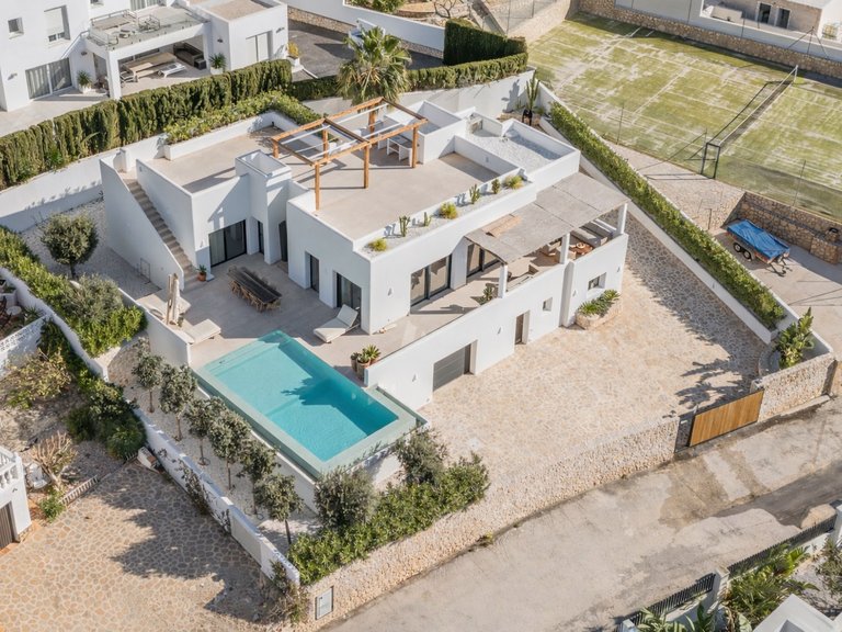 Villa for Sale in Moraira, Alicante 1
