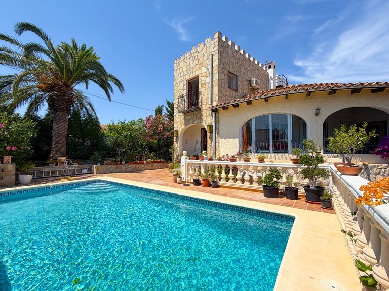 Villa for Sale in Moraira, Alicante 4