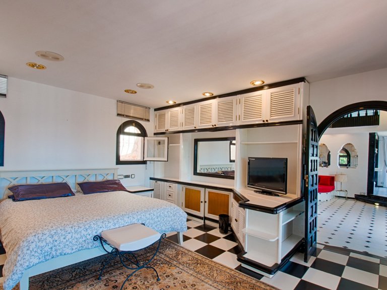 Villa for Sale in Moraira, Alicante 43