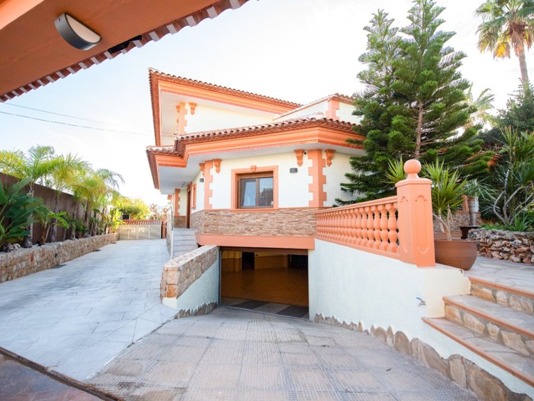 Villa for Sale in Calpe, Alicante 2