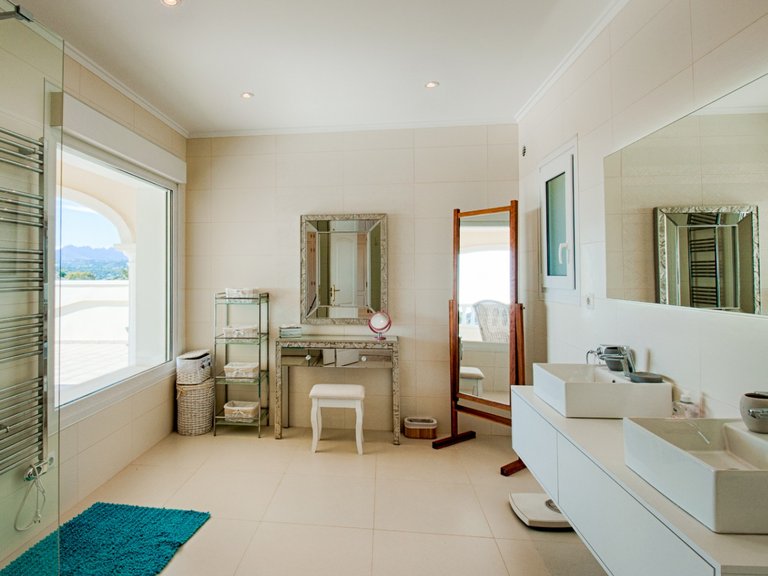 Villa for Sale in Moraira, Alicante 41