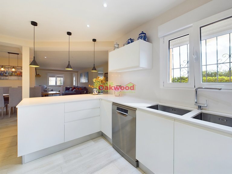 Villa for Sale in Pinar De Campoverde, Alicante 13