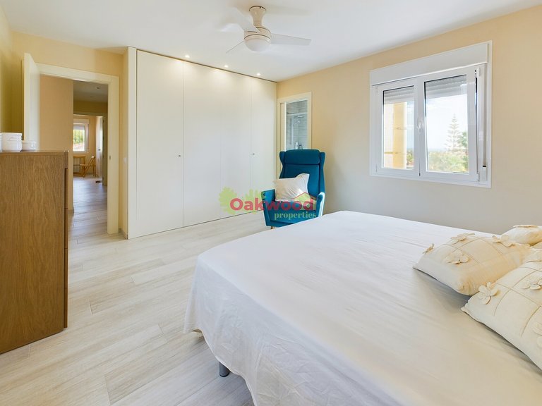 Villa for Sale in Pinar De Campoverde, Alicante 25