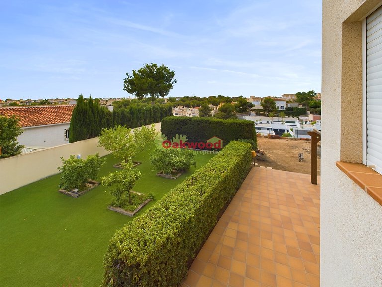 Villa for Sale in Pinar De Campoverde, Alicante 50