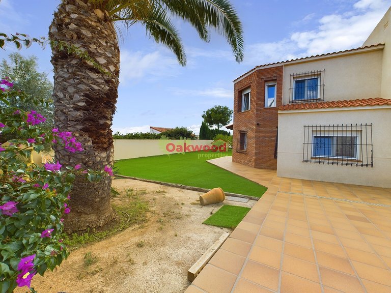 Villa for Sale in Pinar De Campoverde, Alicante 46