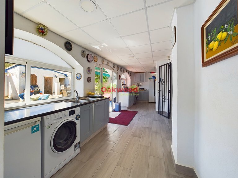 Villa for Sale in Pinar De Campoverde, Alicante 9
