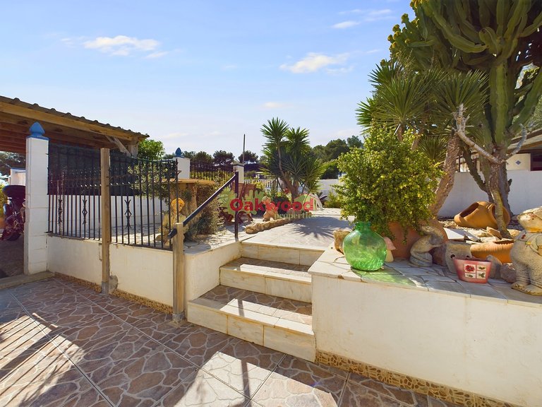 Villa for Sale in Pinar De Campoverde, Alicante 53