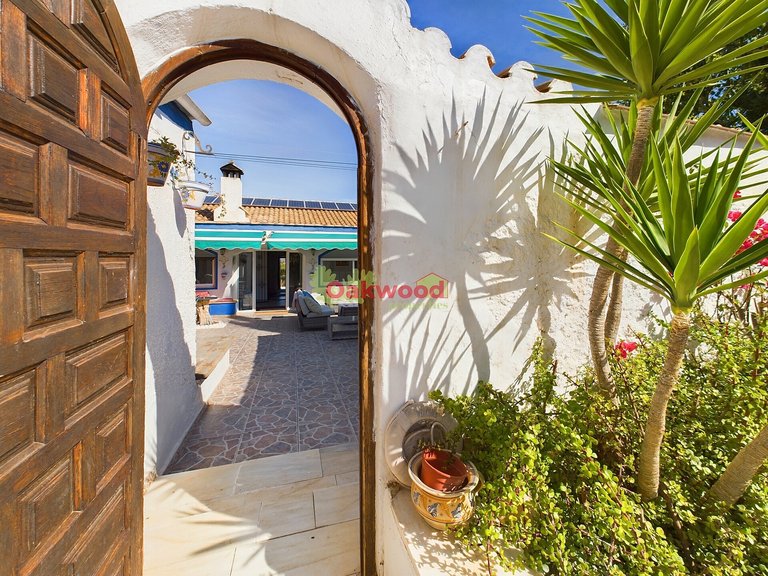 Villa for Sale in Pinar De Campoverde, Alicante 52