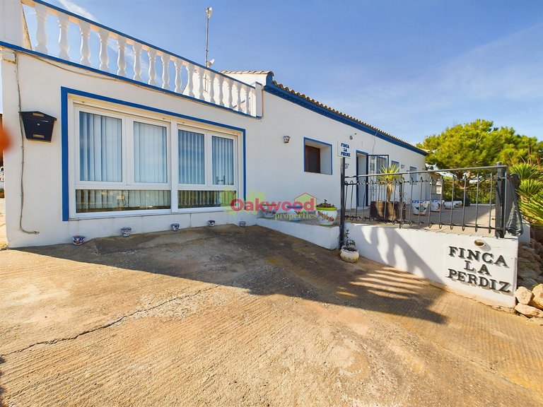 Villa for Sale in Pinar De Campoverde, Alicante 40