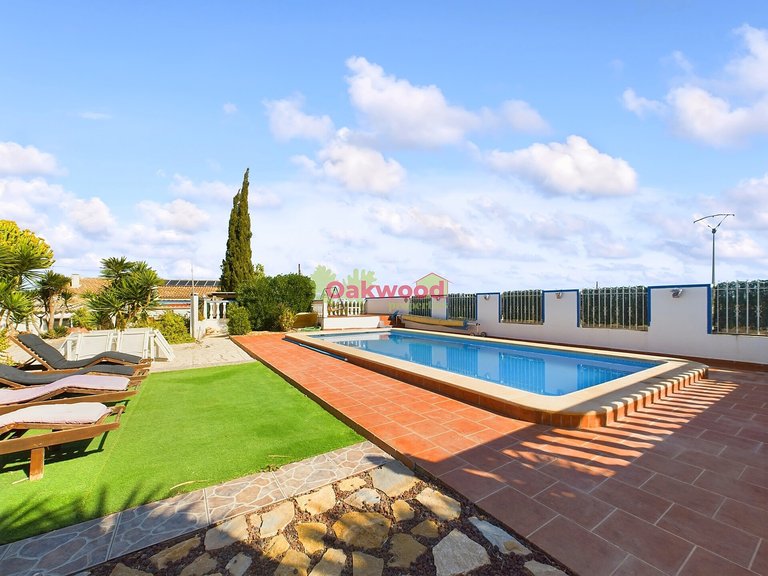 Villa for Sale in Pinar De Campoverde, Alicante 1