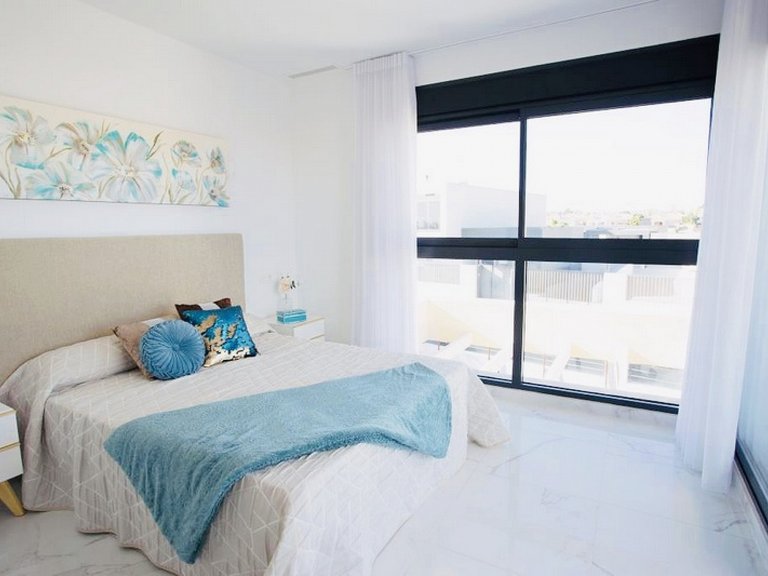 Villa for Sale in Los Montesinos, Alicante 9
