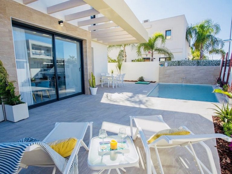 Villa for Sale in Los Montesinos, Alicante 2