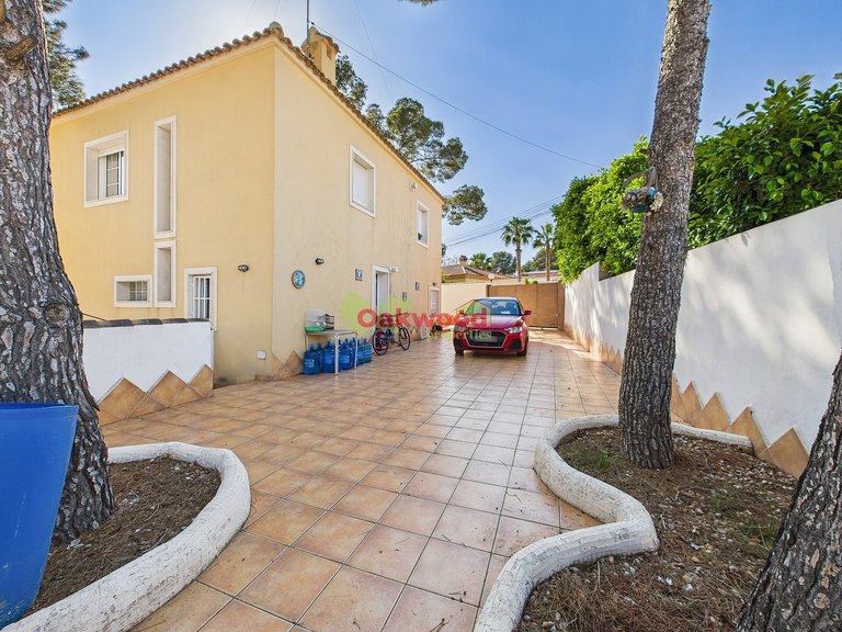 Villa for Sale in Pinar De Campoverde, Alicante 27