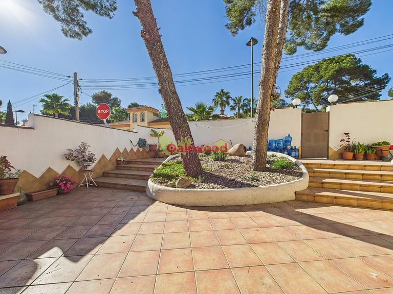 Villa for Sale in Pinar De Campoverde, Alicante 31
