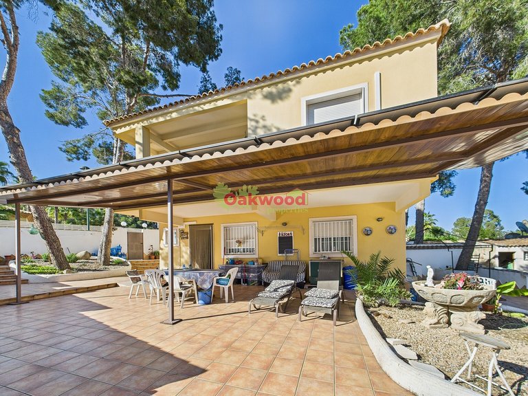 Villa for Sale in Pinar De Campoverde, Alicante 1