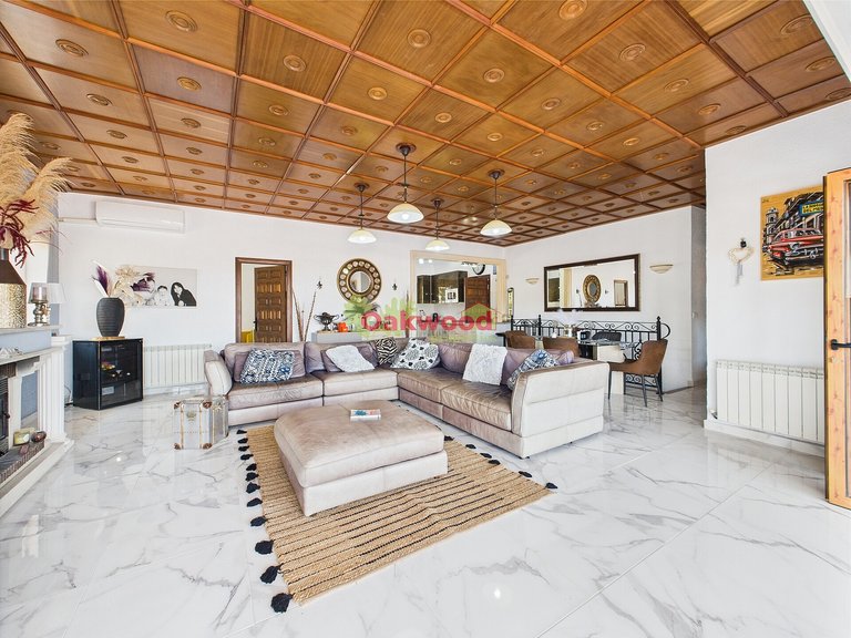Villa for Sale in Pinar De Campoverde, Alicante 4