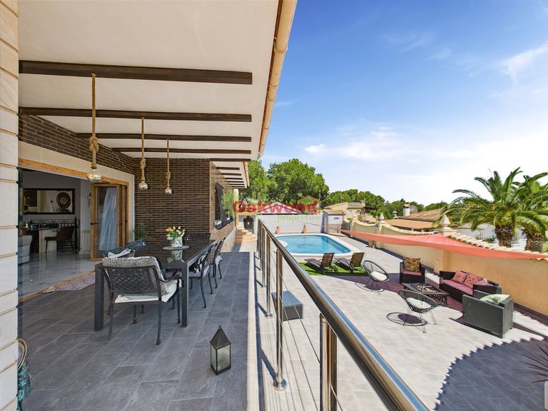 Villa for Sale in Pinar De Campoverde, Alicante 9