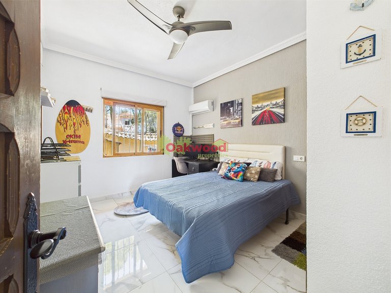 Villa for Sale in Pinar De Campoverde, Alicante 35